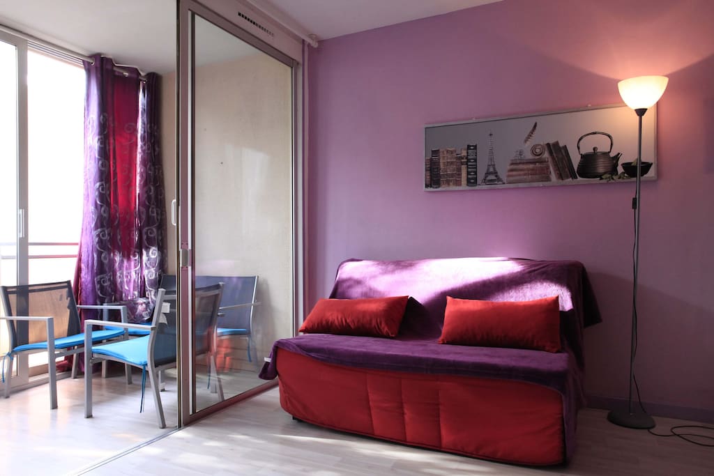 sofa rouge
(> double lit),
verande