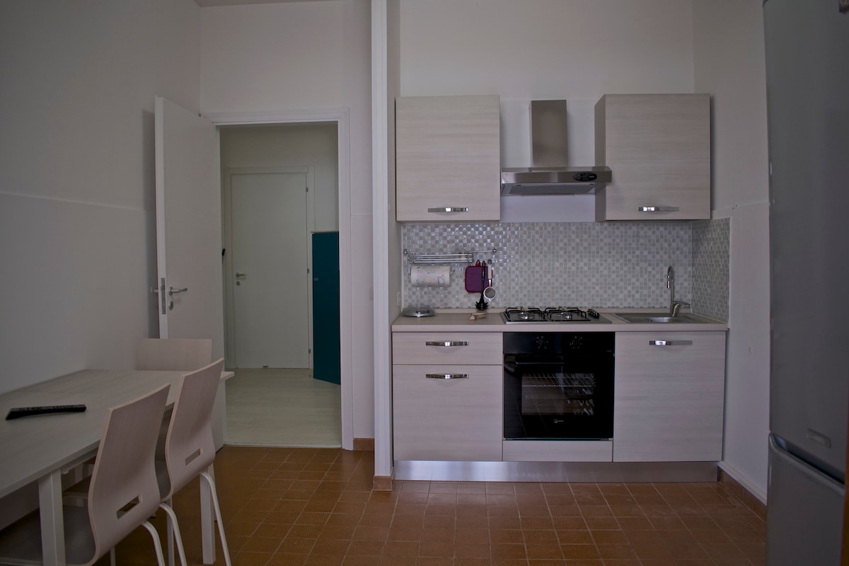 Erfolgreiche Airbnb-Immobilie: The small penthouse in the center in Pozzallo