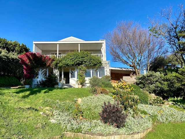 Noordhoek, home with beautiful sea views (solar) gallery image 2