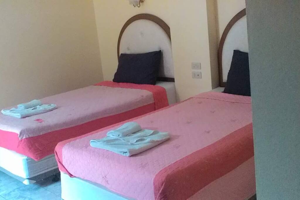 twin beds