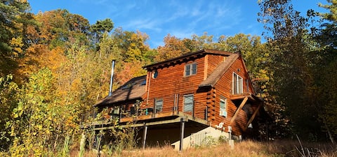 Modern Secluded Log Home on the Kaaterskill Creek!