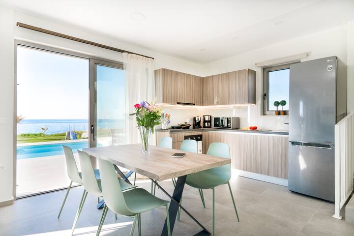 Beachfront Villa w/Private Pool, Kids area and BBQ gallery image 5