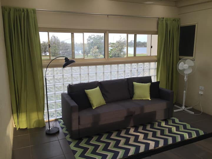 Разтегателен диван в алфреско