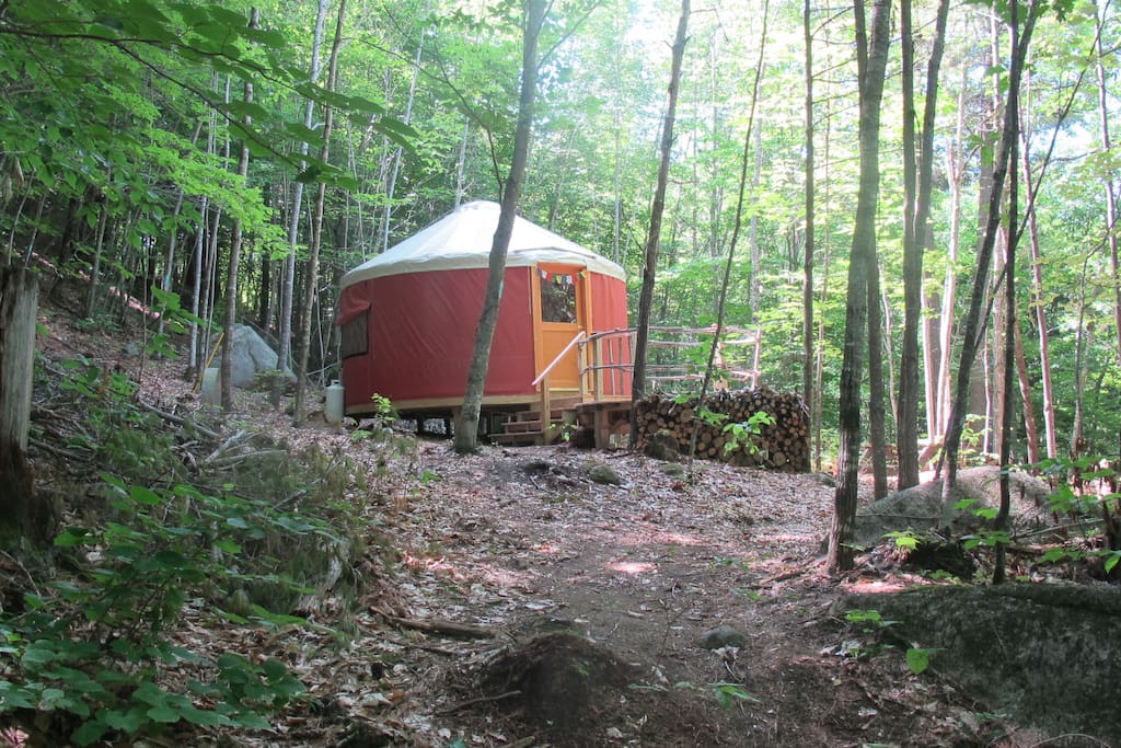 Sunset Yurt tucked in Nature