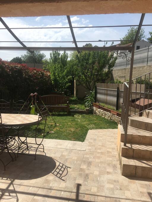 Jardin clos arboré