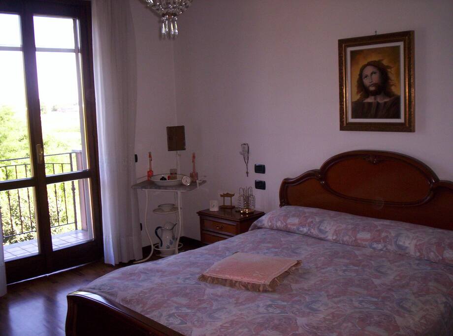 Camera da letto Matrimoniale con vista Oltrepò