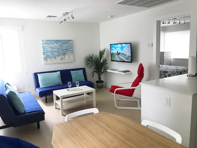 Дневна соба со 2 кауча за спиење