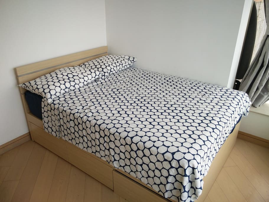 Large Double Bed in Main Bedroom