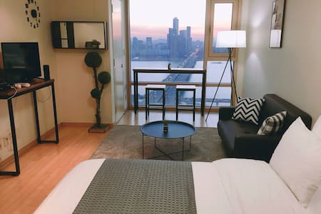 1. Connceted to Mapo Stn./HAN River View/Hongdae