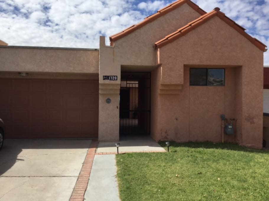 Cozy Casita with Patio Townhouses for Rent in Las Cruces, New Mexico