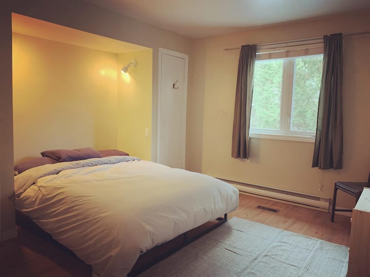 Chambre 1 lit queen - ოთახი 1 საწოლი 152 × 203 სმ