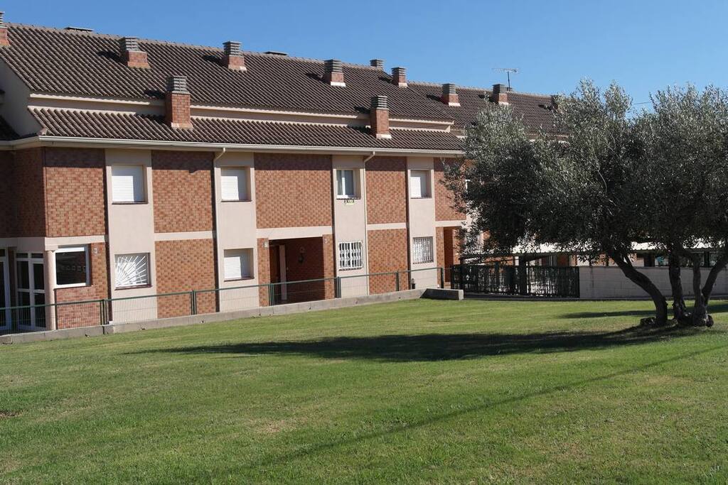 Fachada principal de entrada a la vivienda