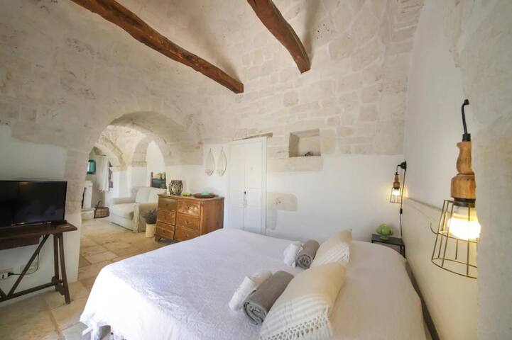 Charming trulli Style “Il Pinnacolo Verde” gallery image 5