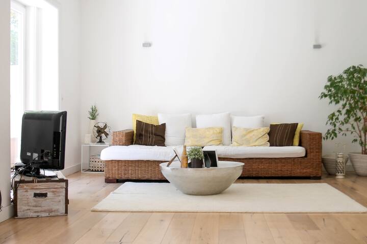 House with garden in central Lisbon gallery image 2