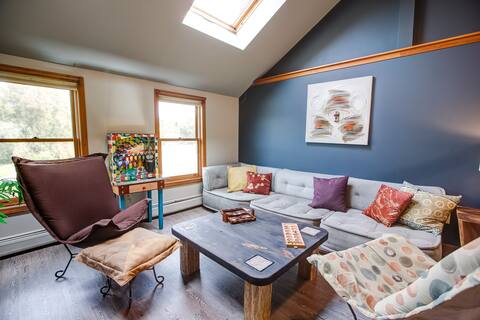 Grand living in the heart of Waterbury Center, VT!