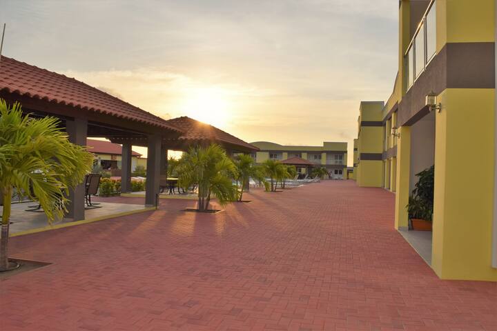 Fresh Condo steps to Eagle Beach !