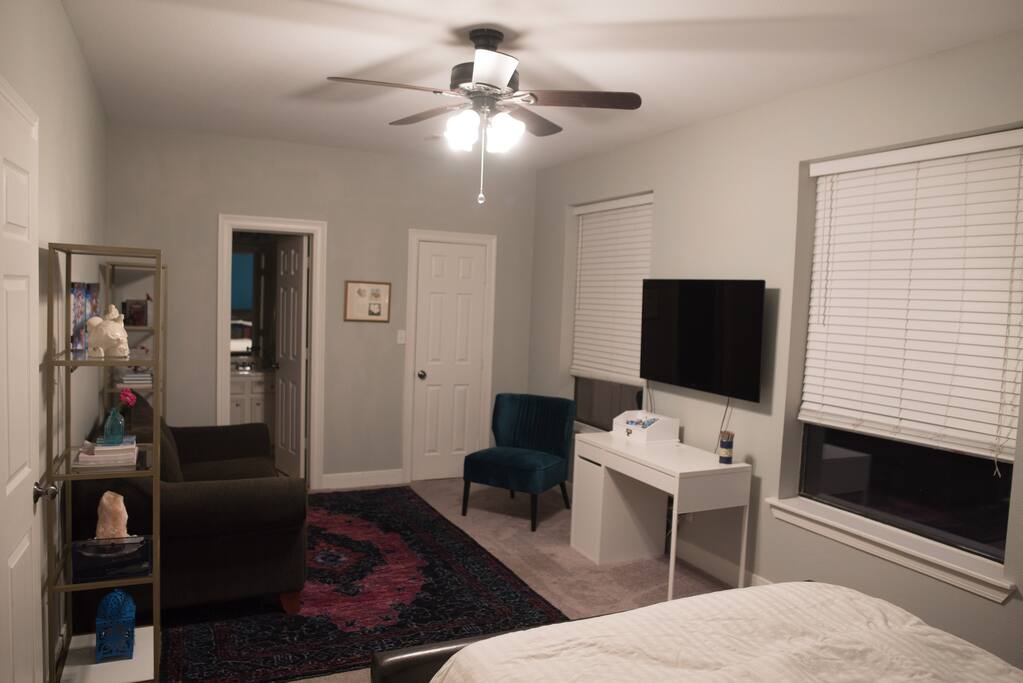 Free Wifi, TV with Amazon, Hulu, and Netflix