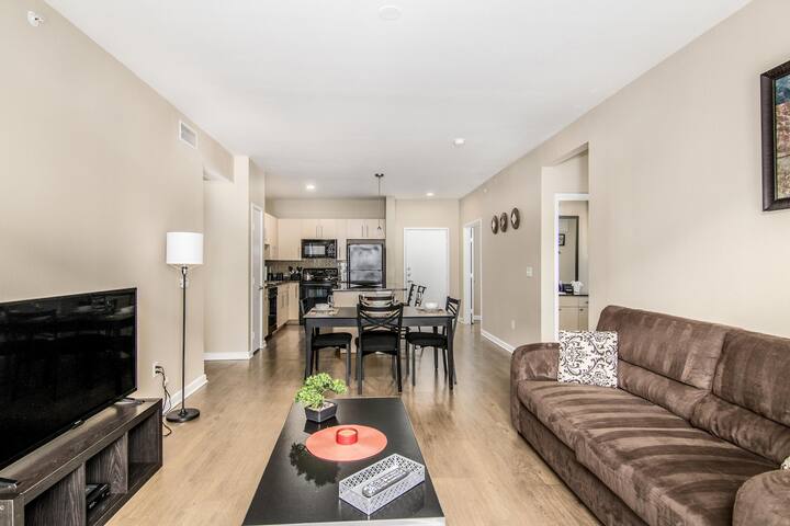 2 /2 + den King |Queen |2 twins |AMAZING LOCATION gallery image 5