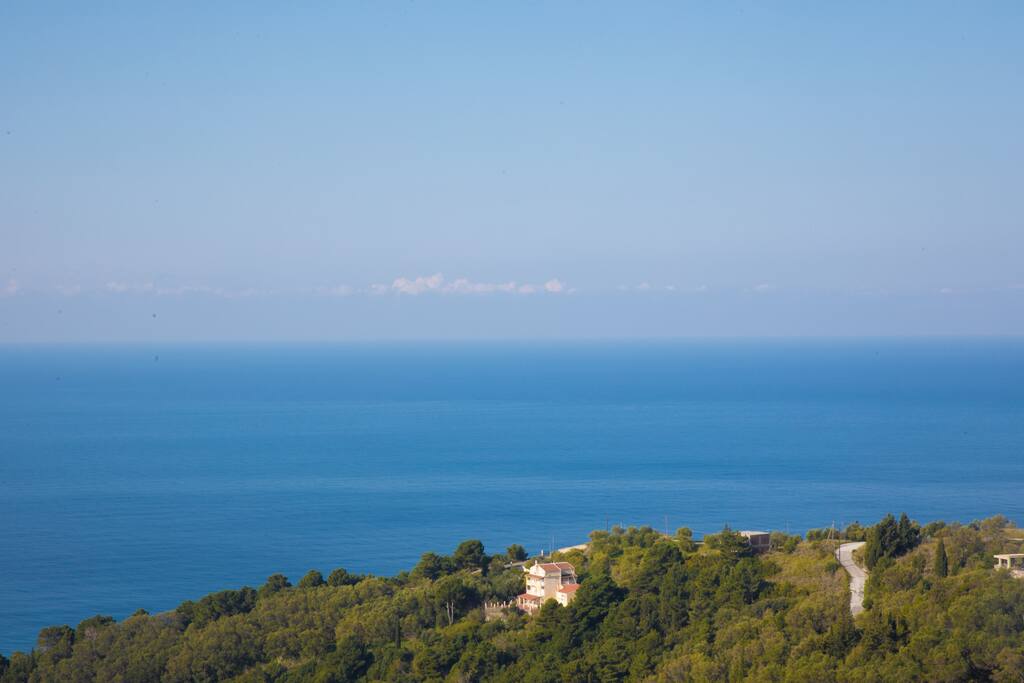 Melina Bay House -Deluxe Sea View Apartment