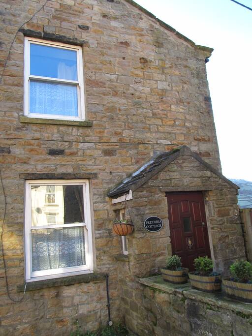 Front view of Pretoria Cottage