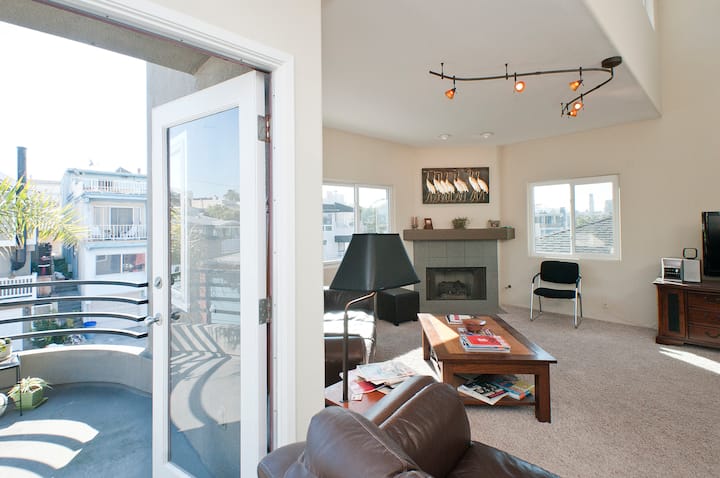 Luxury Beach Living Just Two Blocks From The Sand! - Hermosa Beach, CA