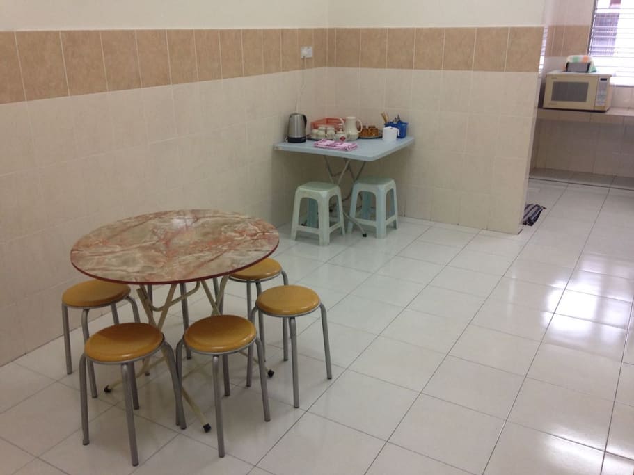 Large dry and wet kitchen for breakfast, lunch, dinner and just about anything else!