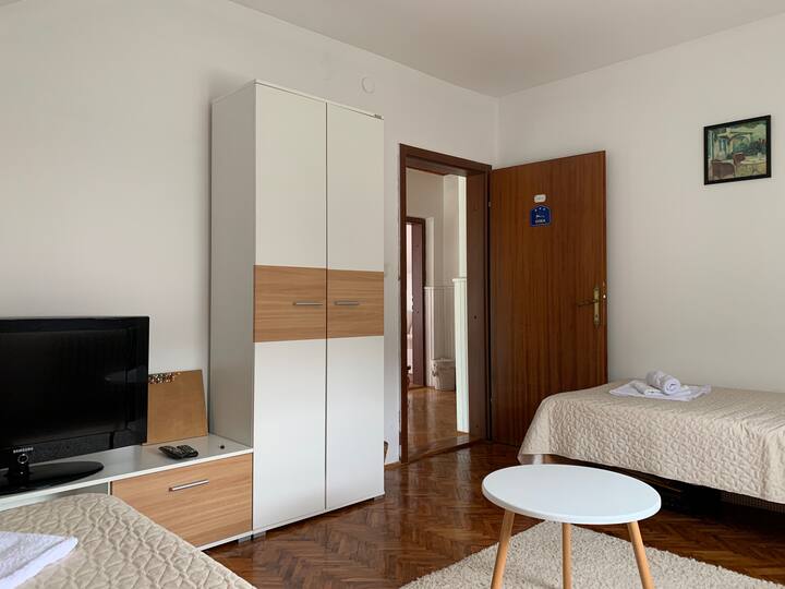 საძინებელი 1