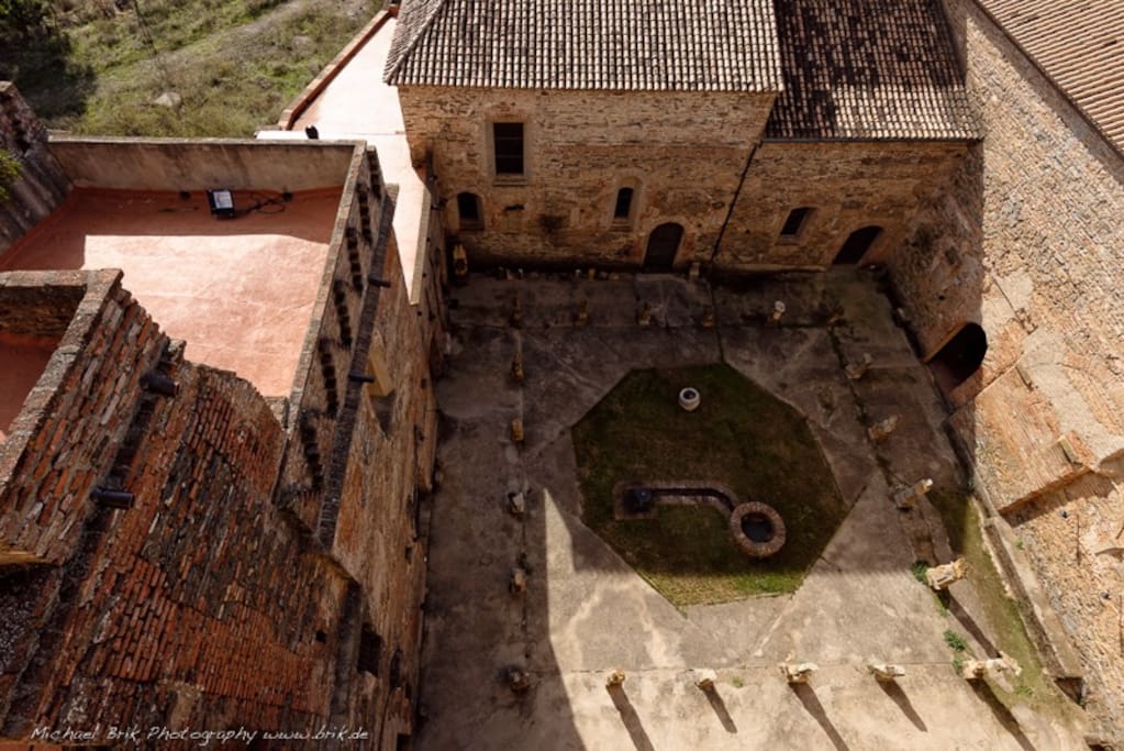 Birds´eye view of the main cloister of this 600 year old former monastery