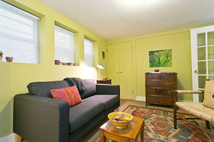 Great Duboce Park Garden Apartment (Downstairs) - San Francisco, CA