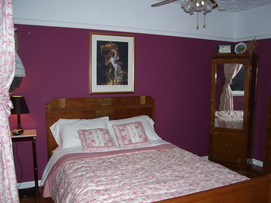 Chambre Belle-Rose avec salle de bain exclusive et vue sur le fleuve