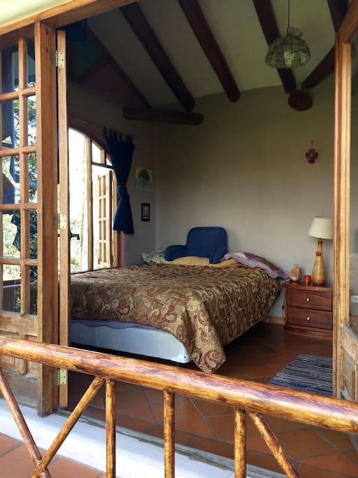Lots of sun in the morning, or thick curtains do the trick for sleeping in.