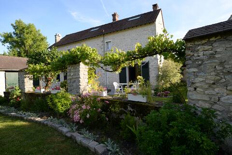 A weekend in the countryside 1 hour from Paris!