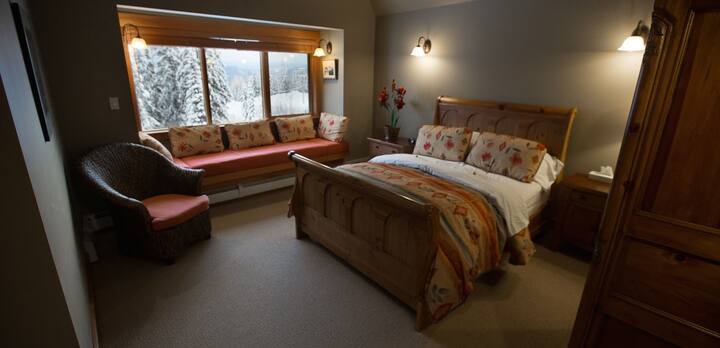 很棒的羽绒床。我们有10间客房可供出租。大多数配有1张标准双人床。Fea