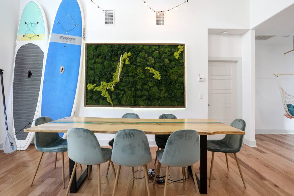 Borrow a paddle board (or 3)