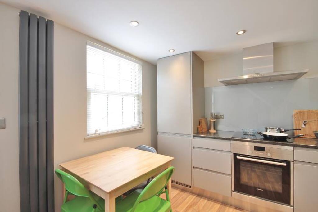 Dining/kitchen area