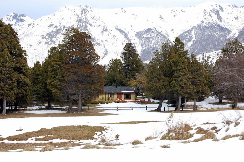 Vista de lejos en invierno