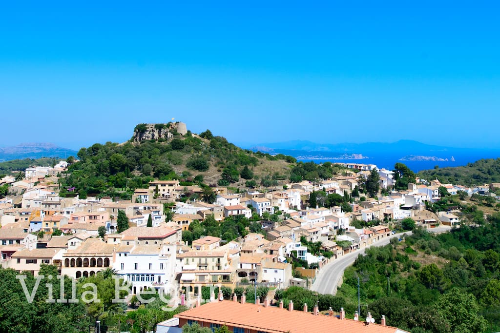 Begur, a well-known medieval town is about 10 minutes walk. from Villa Begur. Begur has cobbled streets, with a large central square surrounded by pavement cafes. There is a great mixture of fine restaurants and tapas bars