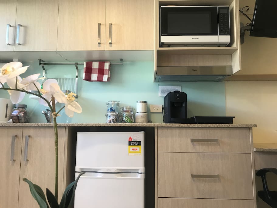 Spotless and Well Equipped Kitchenette