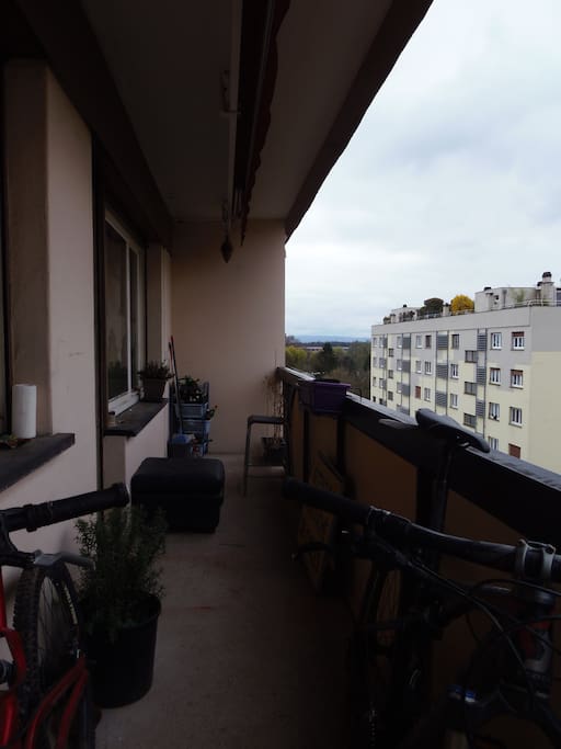 Balcon avec vu sur la forêt noire et les vosges