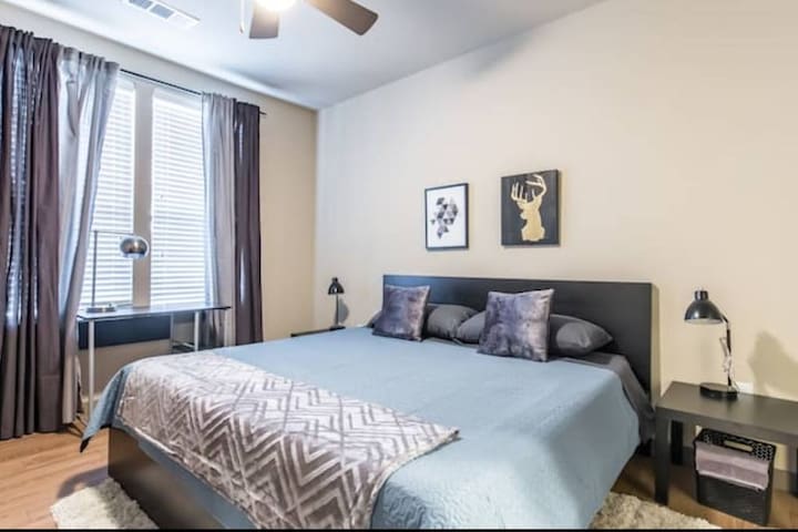 Oak Lawn/Cedar Springs Getaway