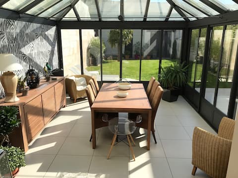 Airbnb performant: Beautiful Saumuroise city center, Veranda & Garden à Saumur