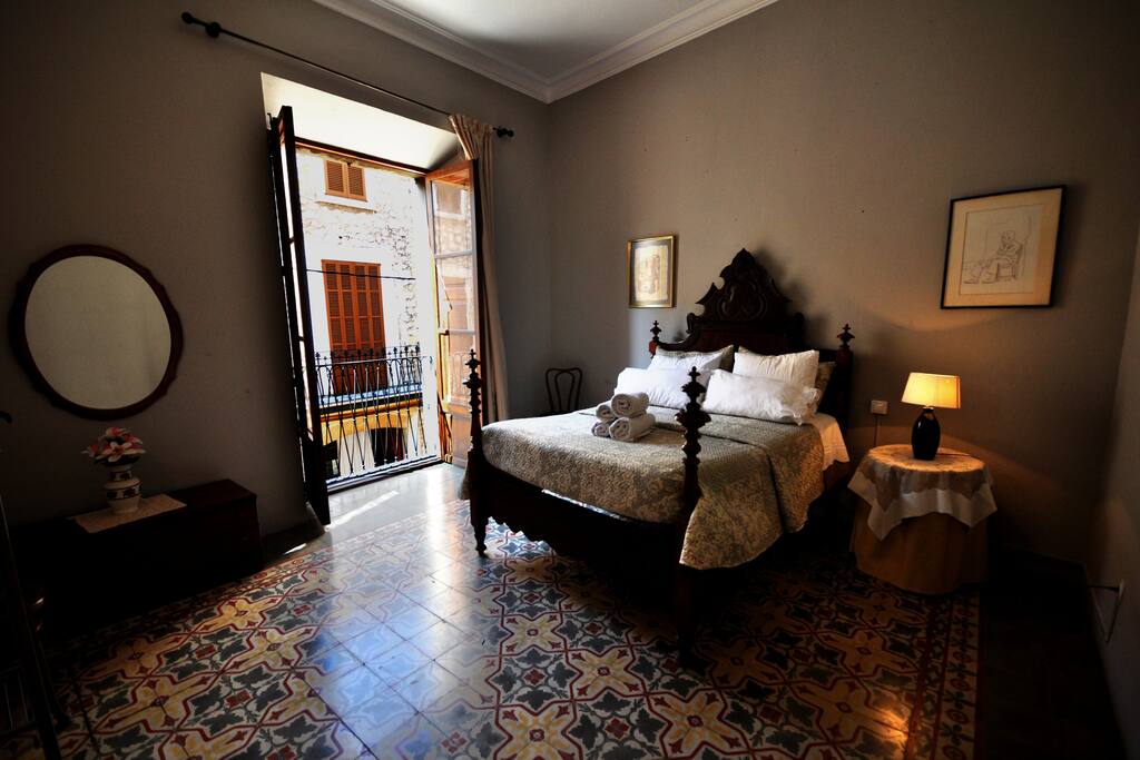 Mallorquin style double bed with fantastic views from the window