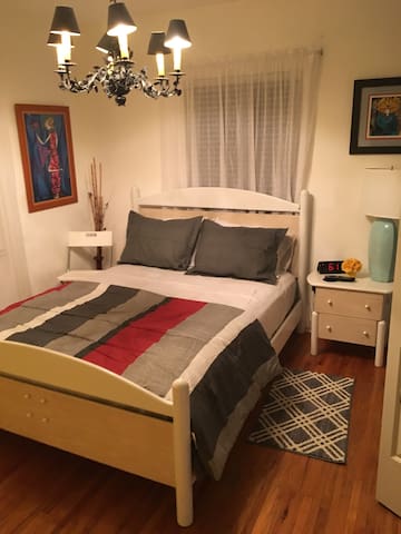 Cozy Private Room
By The Gables