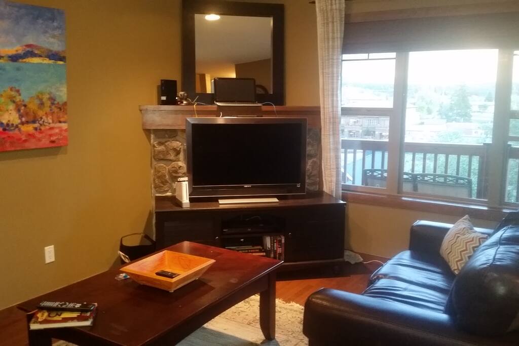 Main floor amenities.