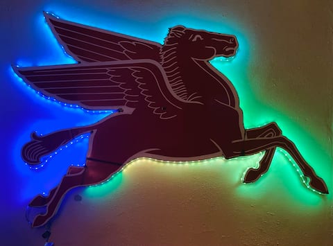 Pegasus Lair, Midtown No PetFee, No Chores