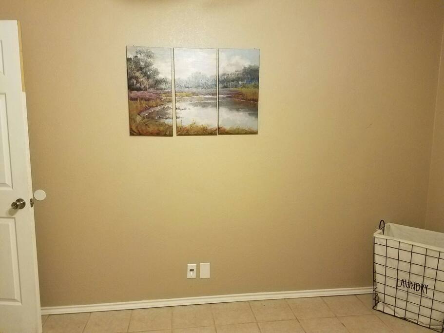 Sorry for the quality, not sure why airbnb cannot process better images...