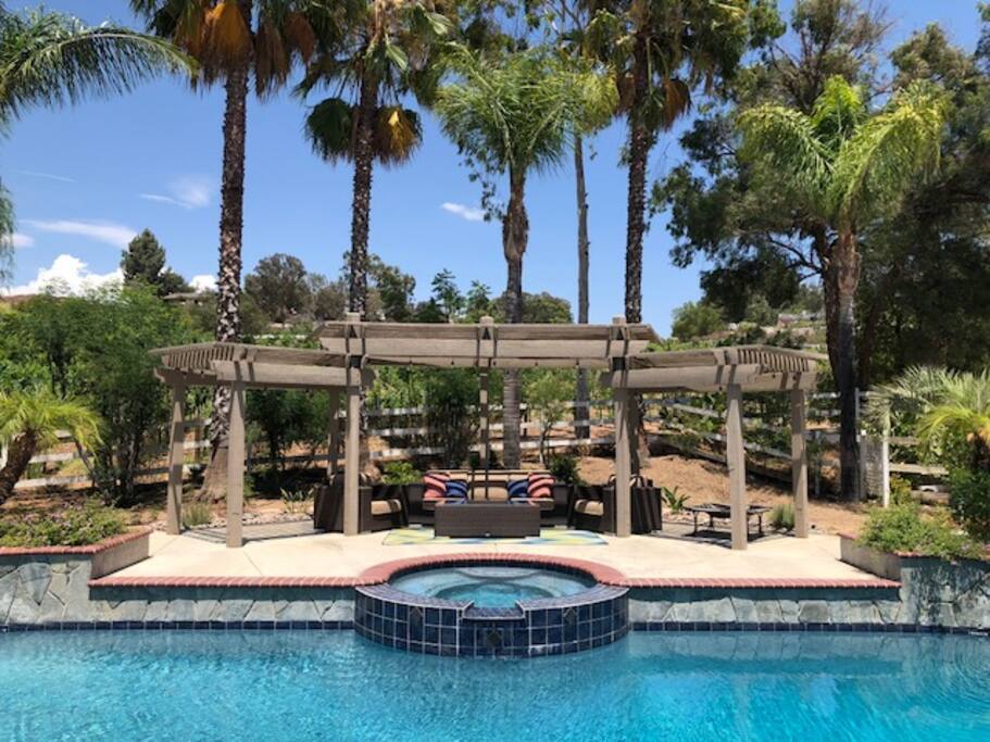Backyard with neighboring vineyard - available to all our guests