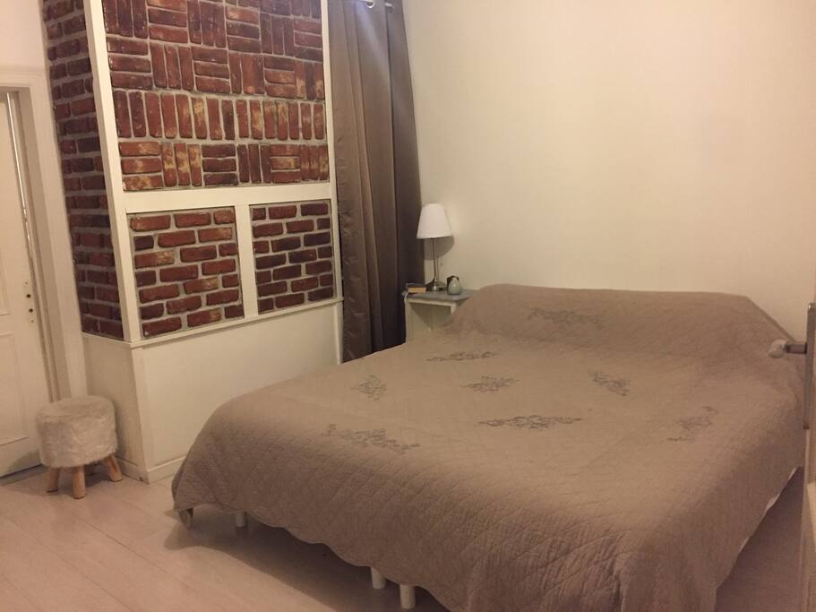 Possibilité d'ajouter un matelas 1 personne, un lit de bébé...