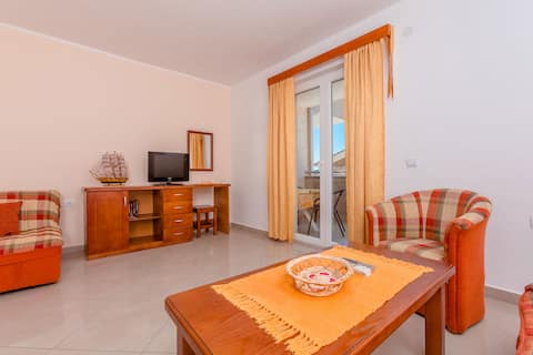 Top Airbnb: Top floor - beautiful sea view in Tivat