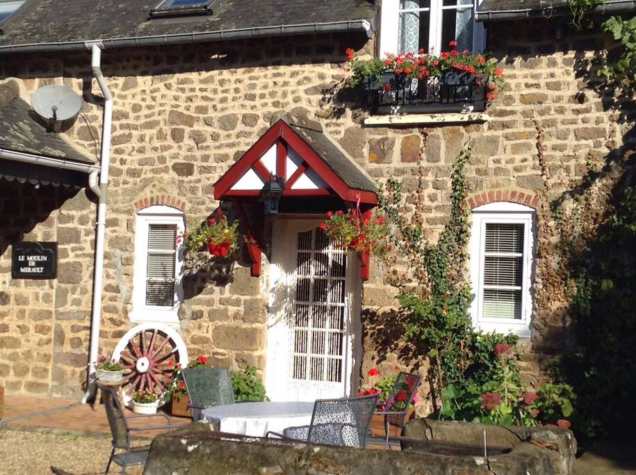 Weeping Willow Cottage